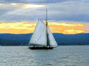 A sailboat sailing on the Hudson River.