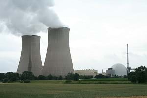 A photograph shows a nuclear power plant in Grohnde, Germany.